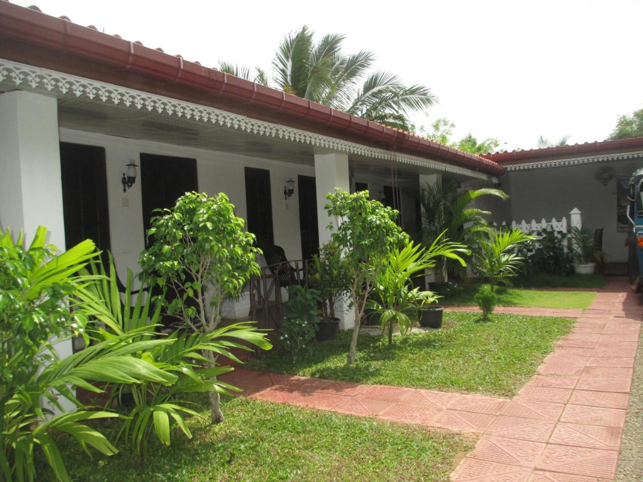 Uppuveli Beach House Triquinimale Exterior foto