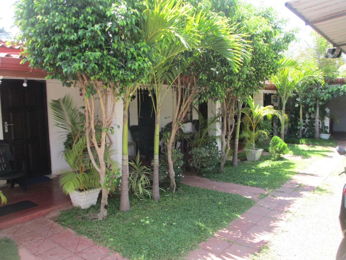 Uppuveli Beach House Triquinimale Exterior foto